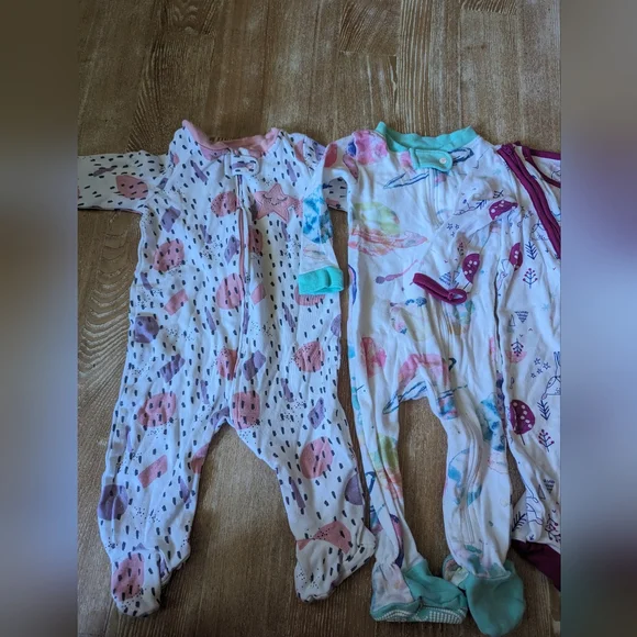 17 Piece Baby Girl Clothing Bundle 3-6 Months
